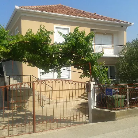 Lorena Apartman